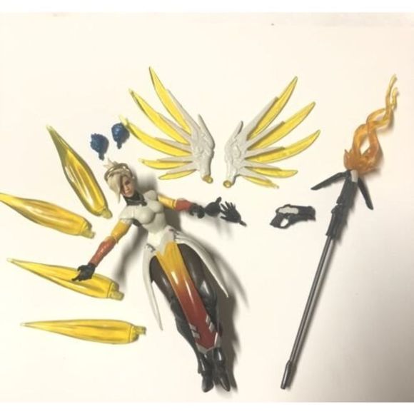 MERCY OVERWATCH ACTION FIGURE HASBRO ULTIMATES W/extra Pharah Replacements - Picture 4 of 16
